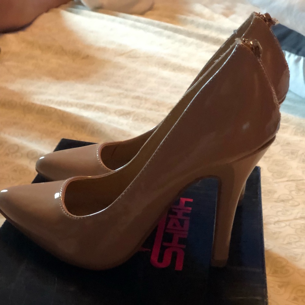 High heels nude